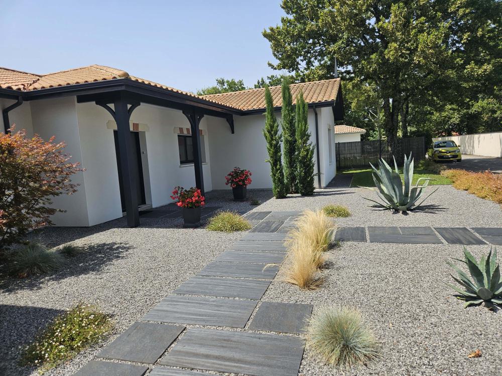 AMENAGEMENT ENTREE MAISON